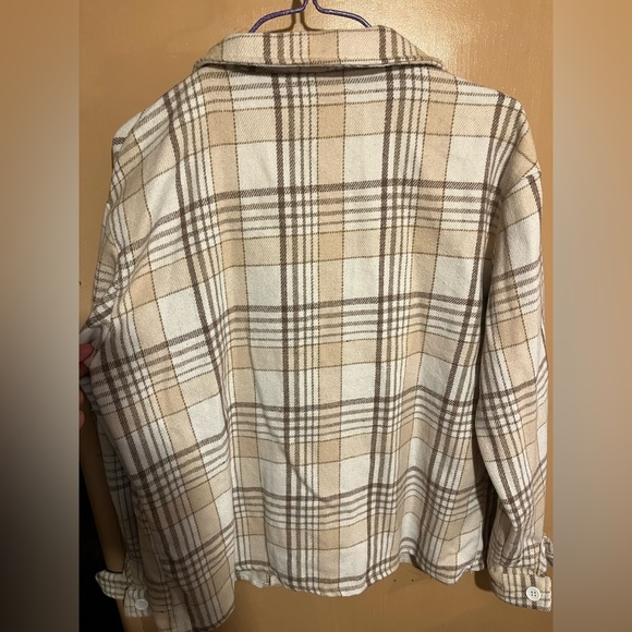 Plaid shirt with a cute pattern - Picture 2 of 3